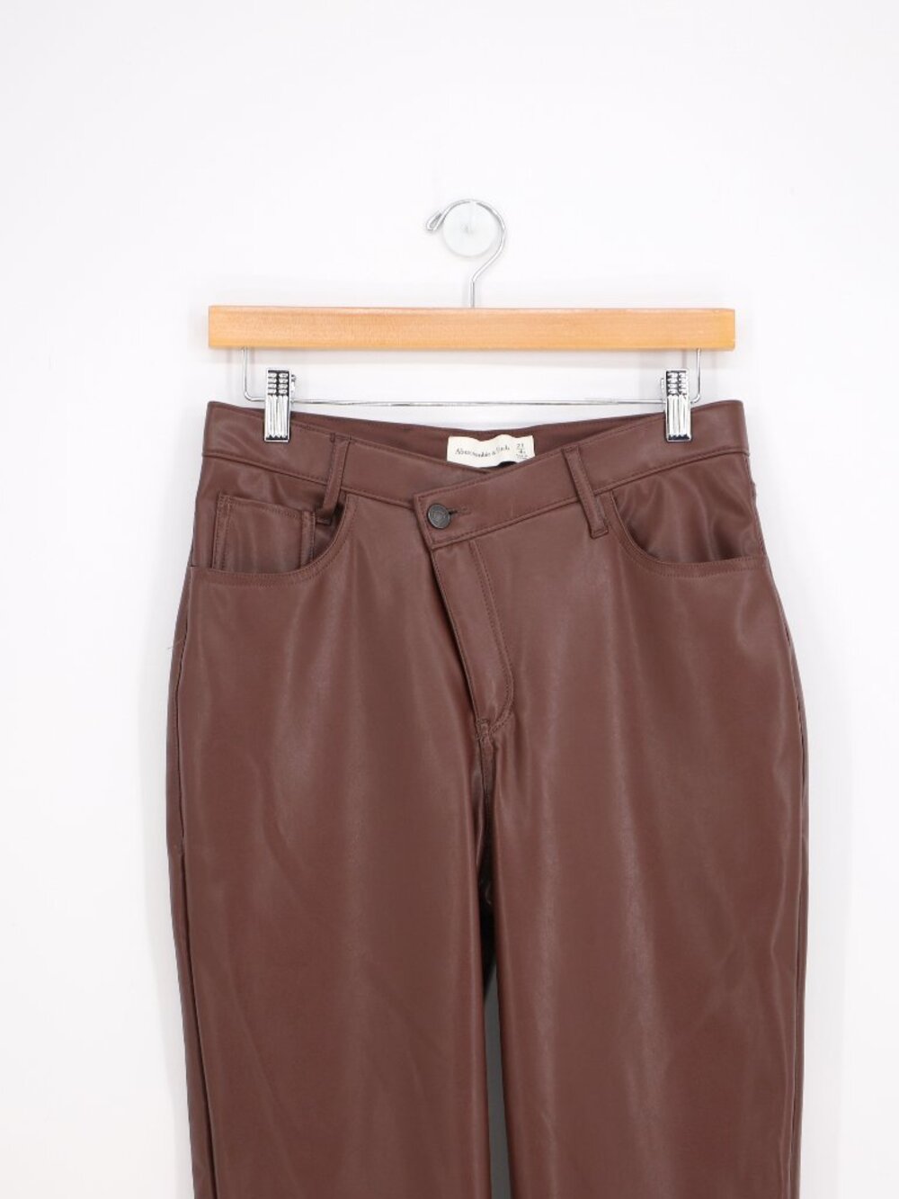 ABERCROMBIE & FITCH Criss-Cross Waist Vegan Leather 90s Straight Pant Size 27 - Picture 3 of 9